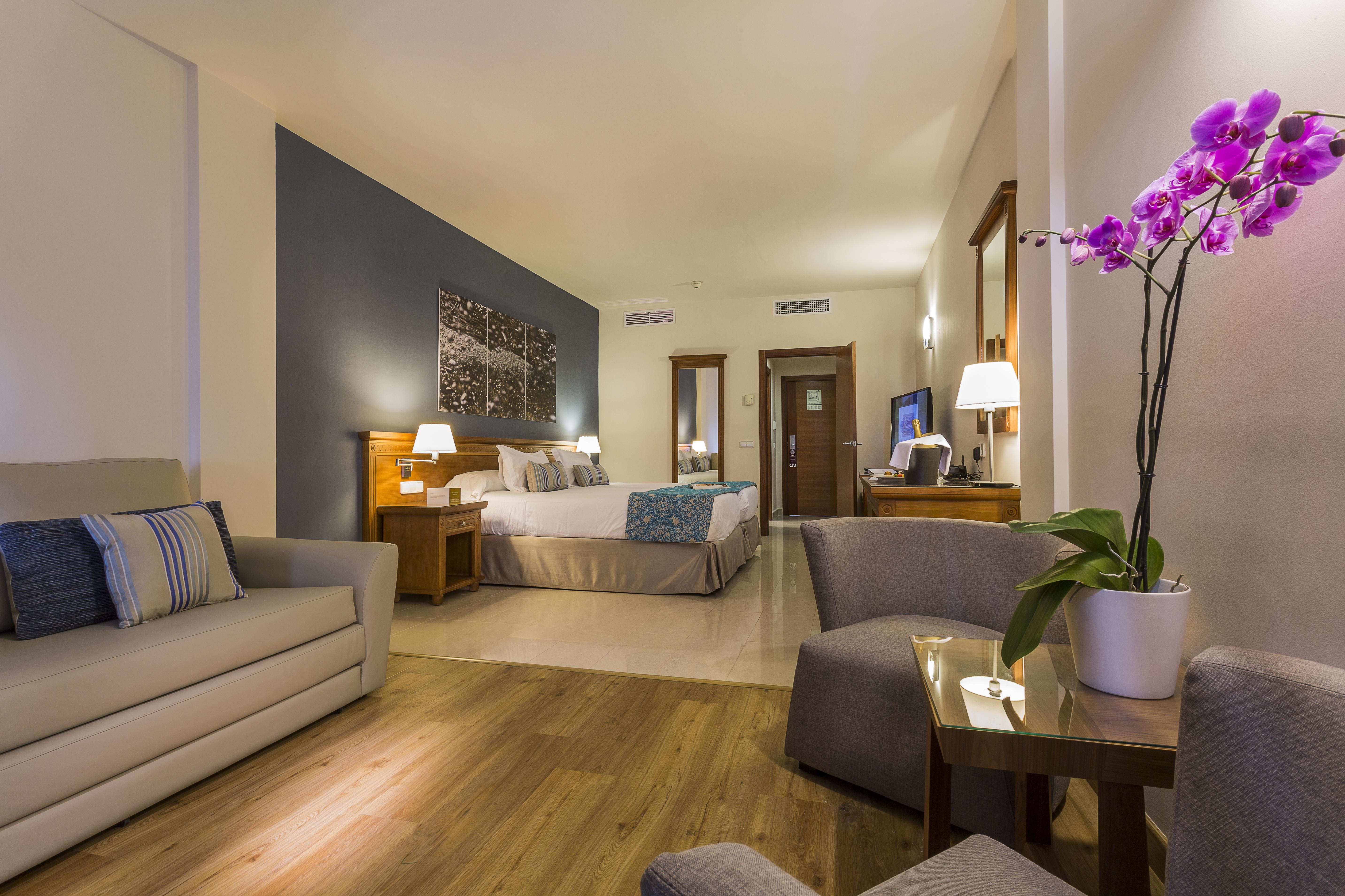 Grand Palladium Select Palace Ibiza Playa d'en Bossa Ngoại thất bức ảnh Deluxe Room