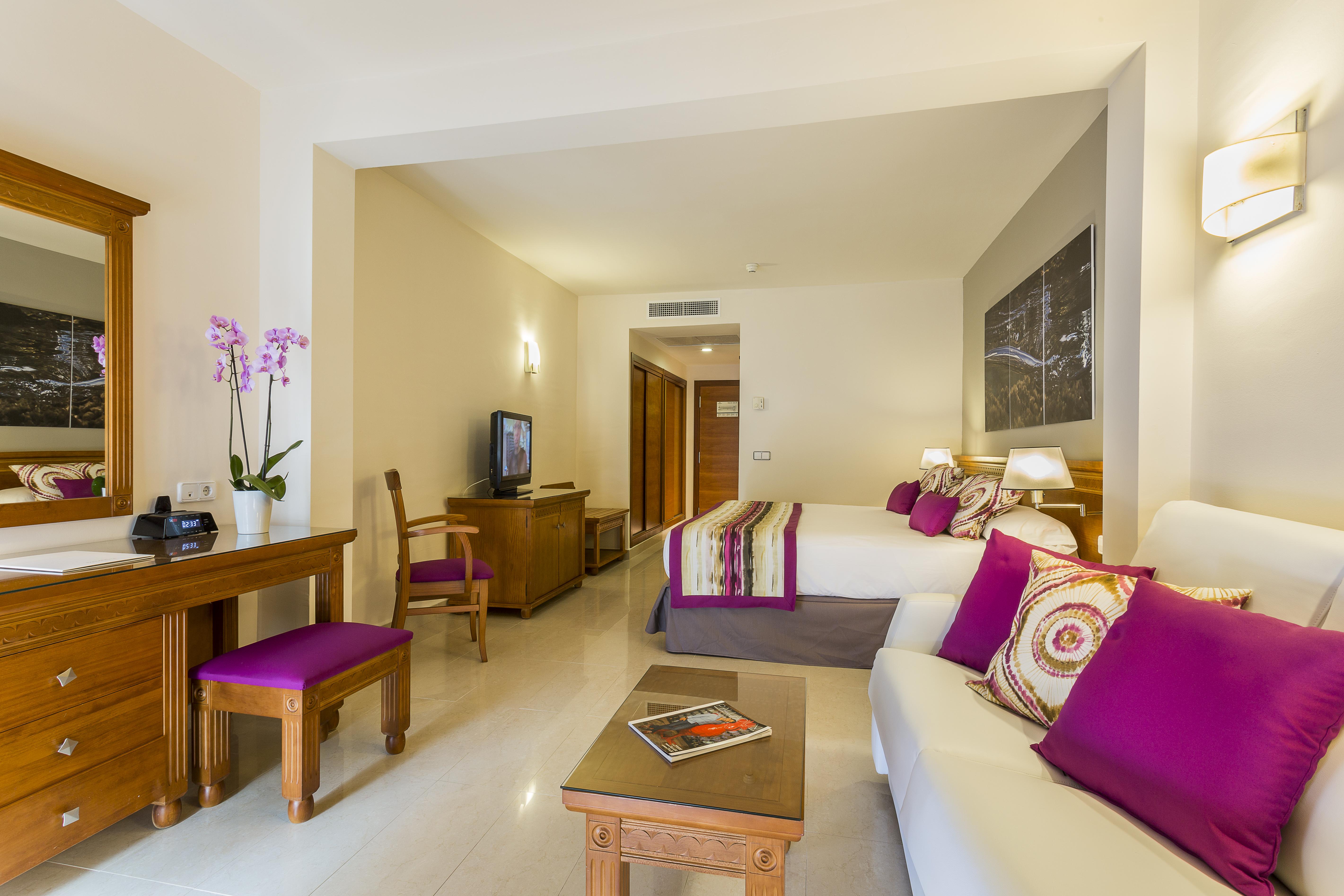 Grand Palladium Select Palace Ibiza Playa d'en Bossa Ngoại thất bức ảnh Junior Suite