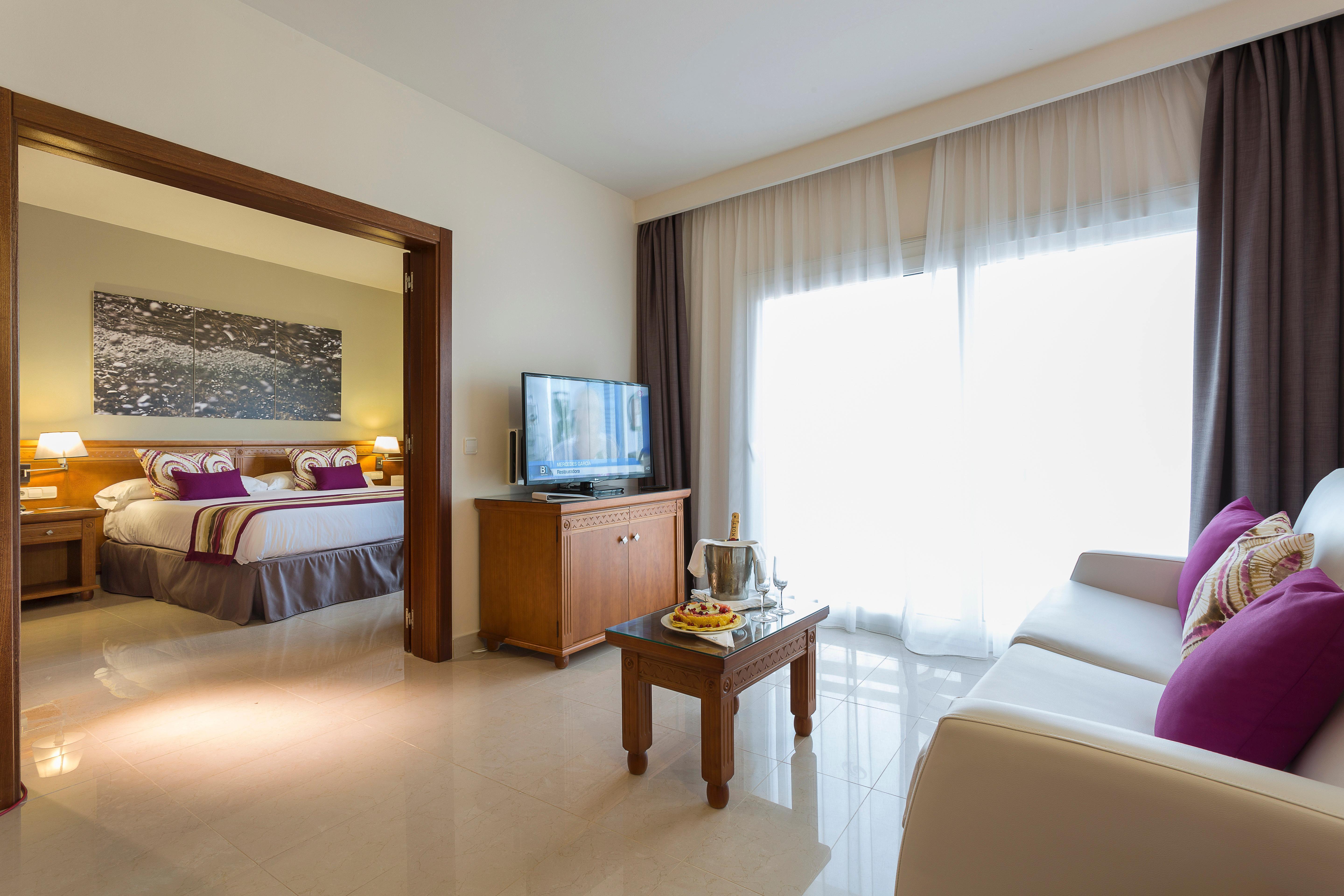Grand Palladium Select Palace Ibiza Playa d'en Bossa Ngoại thất bức ảnh Suite