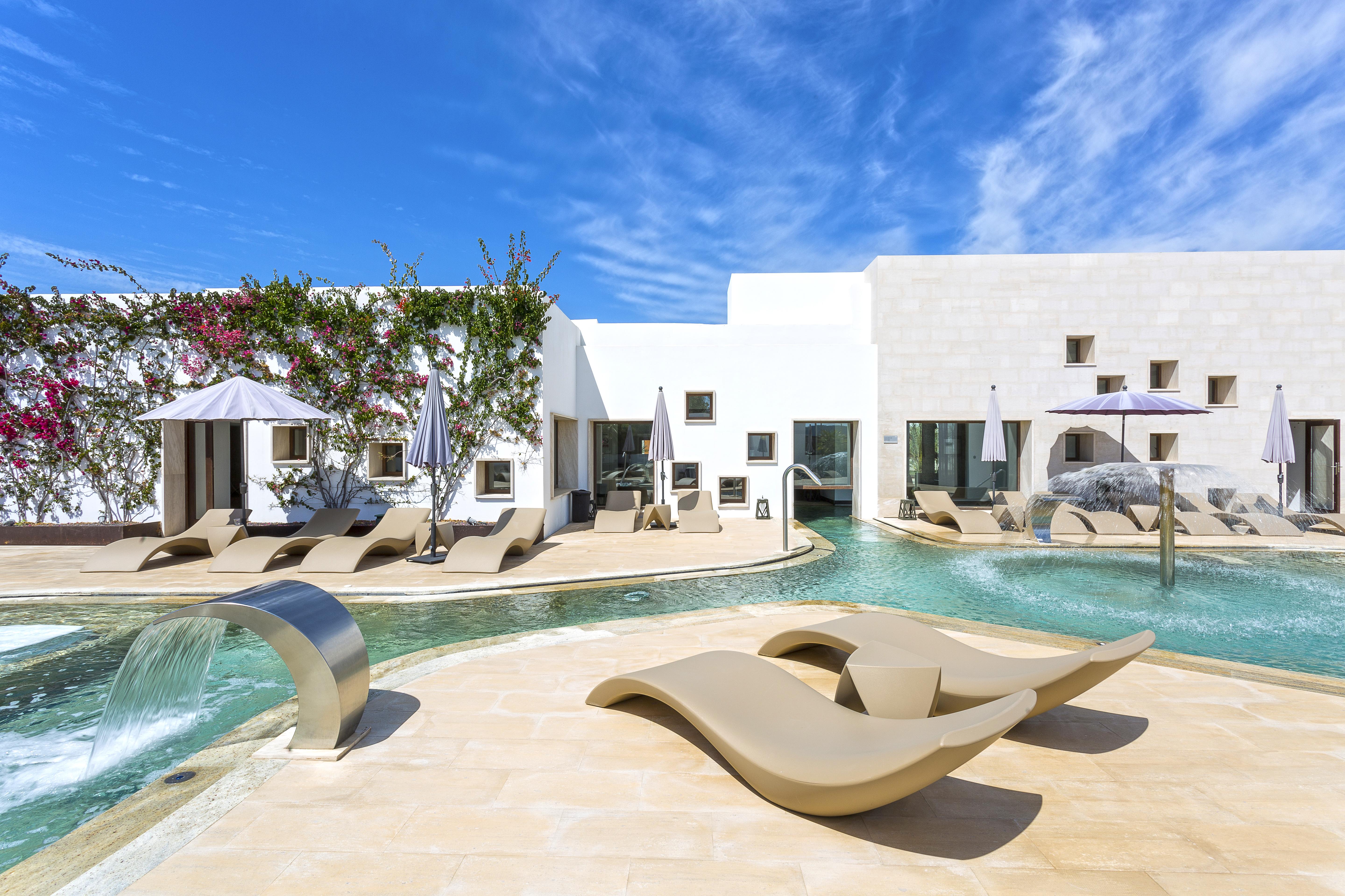 Grand Palladium Select Palace Ibiza Playa d'en Bossa Ngoại thất bức ảnh The hotel's pool